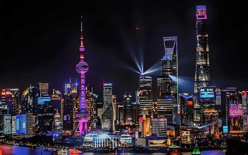 Shanghai By Night: Amazing River Cruise and Hot Pot Dinning - Not Just Food and Photos: Why This Combination Works