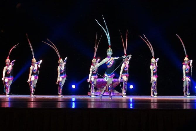 Shanghai Circus World ERA Acrobatic Show Tickets - The standout acts: where your attention should go