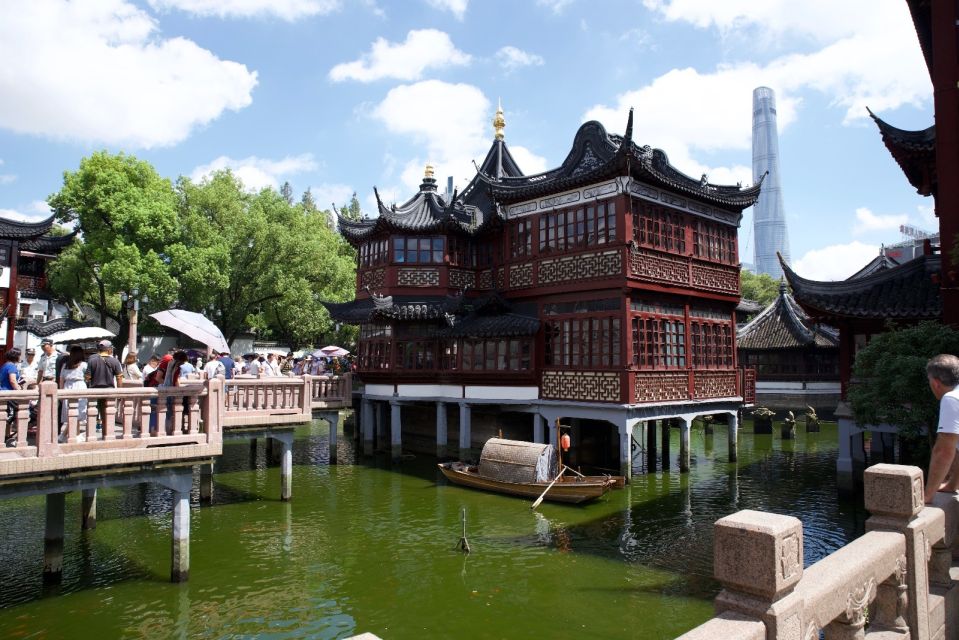 Shanghai: Full Day Classic Bike Tour With an Authentic Lunch - Lunch in the French Concession: What an Authentic Break Feels Like