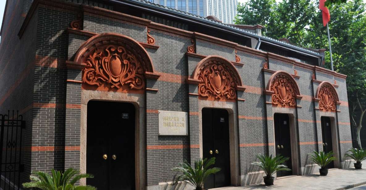 Shanghai: Guided Bicycle Tour - Lu Xun Park ride: a calmer stretch before the old-city classics