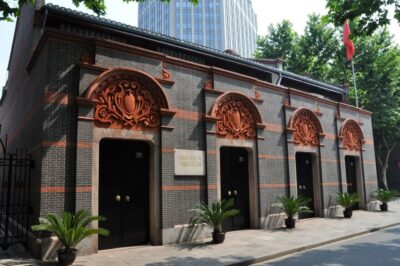 Shanghai: Guided Bicycle Tour - Meeting at Bike China Tours in Hongkou District