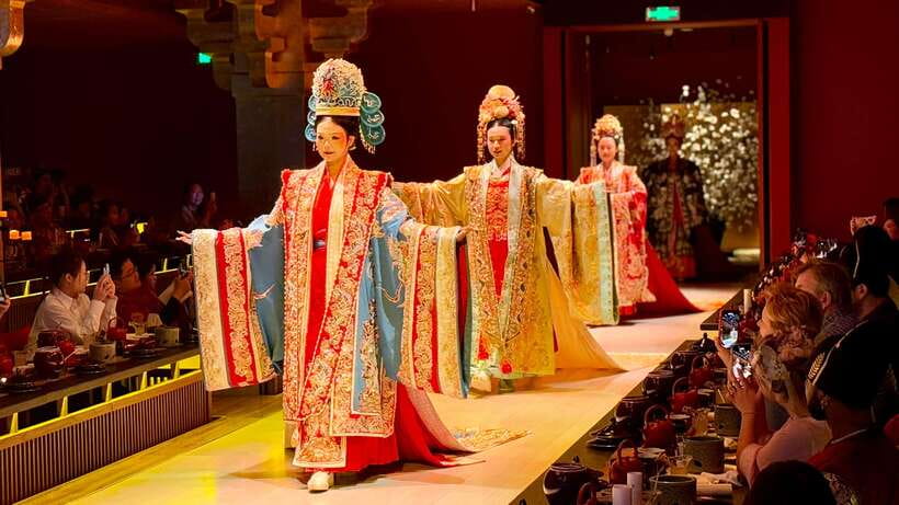 Shanghai Guided Royal Banquet Photo (Incl) with Massage Opt - Your Guide Makes or Breaks It: Bonnie and Xi