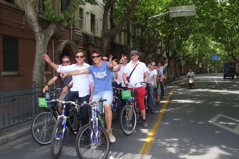 Shanghai Half day Biking and Local Food Tour - The Bund finale: landmark photos, timed with a ride that makes sense