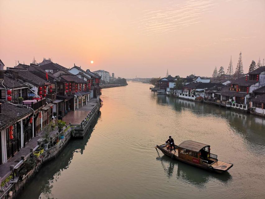 Shanghai Highlights and Zhujiajiao Water Town Private Tour - Guide quality: what the best day looks like