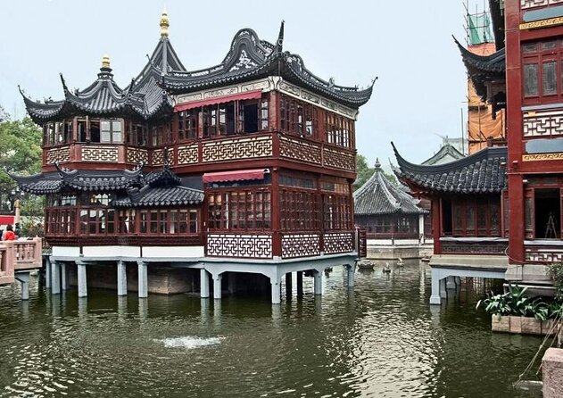 Shanghai in a Day: A Whirlwind Tour of the City's Highlights - Yu Garden and Yuyuan Old Street: the Ming-era wow moment