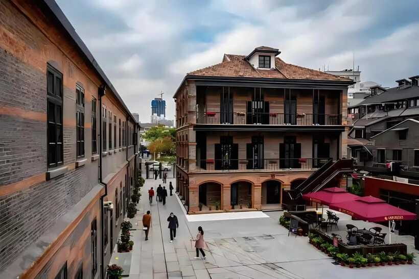 Shanghai: Jewish Ghetto and Shanghai Bund Private Tour - A Quick Look at the Jewish Park and Everyday Shanghai