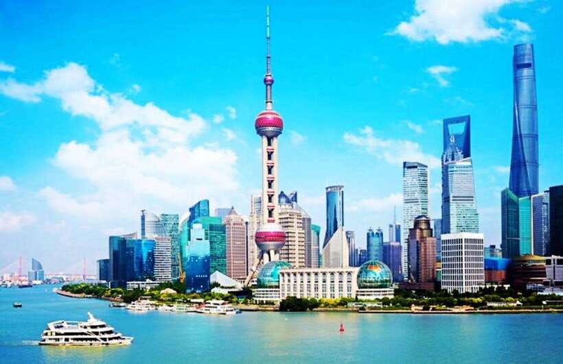 Shanghai: Jewish Ghetto and Shanghai Bund Private Tour - Peace Hotel and Bund Riverfront Views of Old and New Skylines