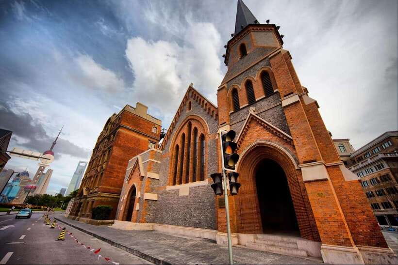 Shanghai: Jewish Ghetto and Shanghai Bund Private Tour - How the Tour Works on the Ground: Pickup, Transport, and Pace