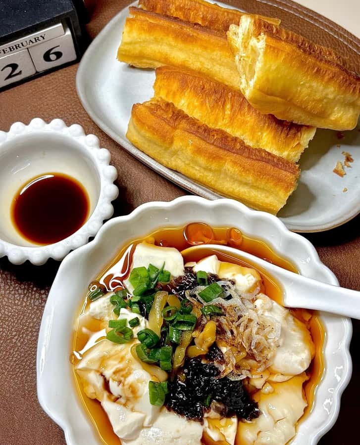 Shanghai Local Food Taste in former French Concession - Street food and colonial streets in one tight plan