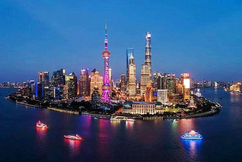 Shanghai Night River Cruise VIP Seat with Authentic Dinner - The 50-Minute Huangpu Cruise: What VIP Seating Changes