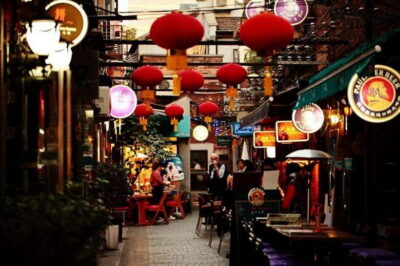Shanghai One Day City Private Tour by German-Speaking Guide - Starting on the Bund: colonial Shanghai, skyline Shanghai, and a fast reality check