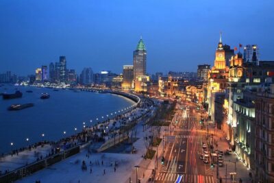 Shanghai Private Night Tour with Huangpu River Cruise, the Bund and Xintiandi - The Bund at night: classic skyline views on foot