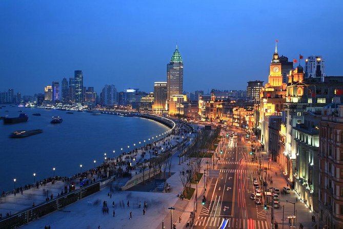 Shanghai Private Night Tour with Huangpu River Cruise, the Bund and Xintiandi - The Bund at night: classic skyline views on foot
