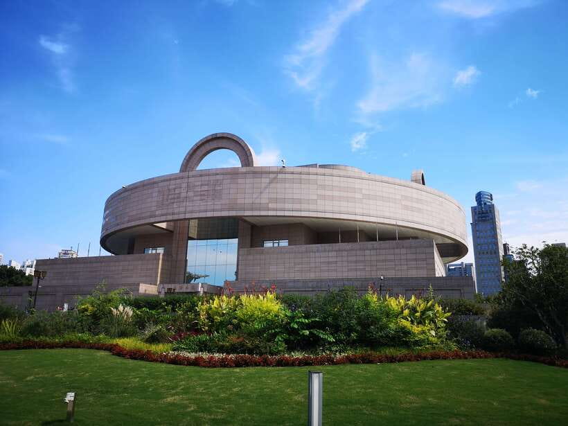 Shanghai: Private Tour of the Shanghai Museum - Bronze Gallery: ritual vessels, weapons, and the politics behind them