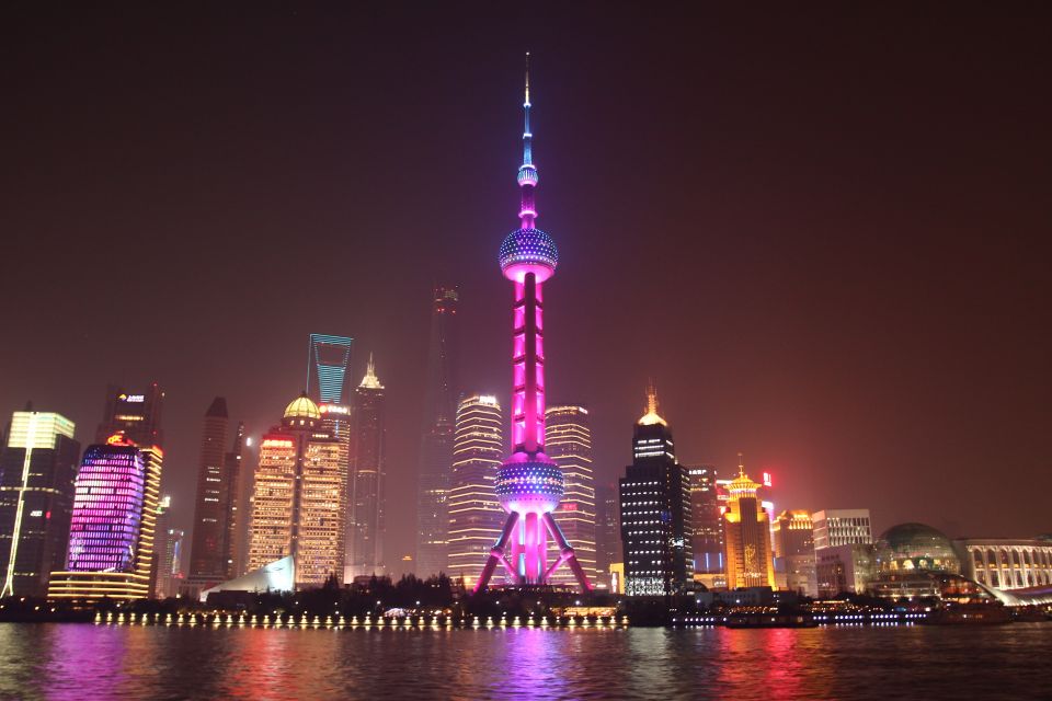 Shanghai: Private Walking Tour with a Local - Meeting your Lokafyer at Piano Bar, Shanghai Tower, or 501 Yin Cheng Zhong Lu