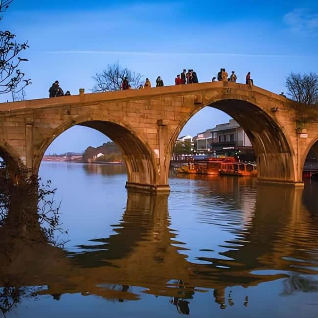 Shanghai Urban Sightseeing & Zhujiajiao Water Town Bus Tour - Included Light Meal: Eat Local Without Losing the Day