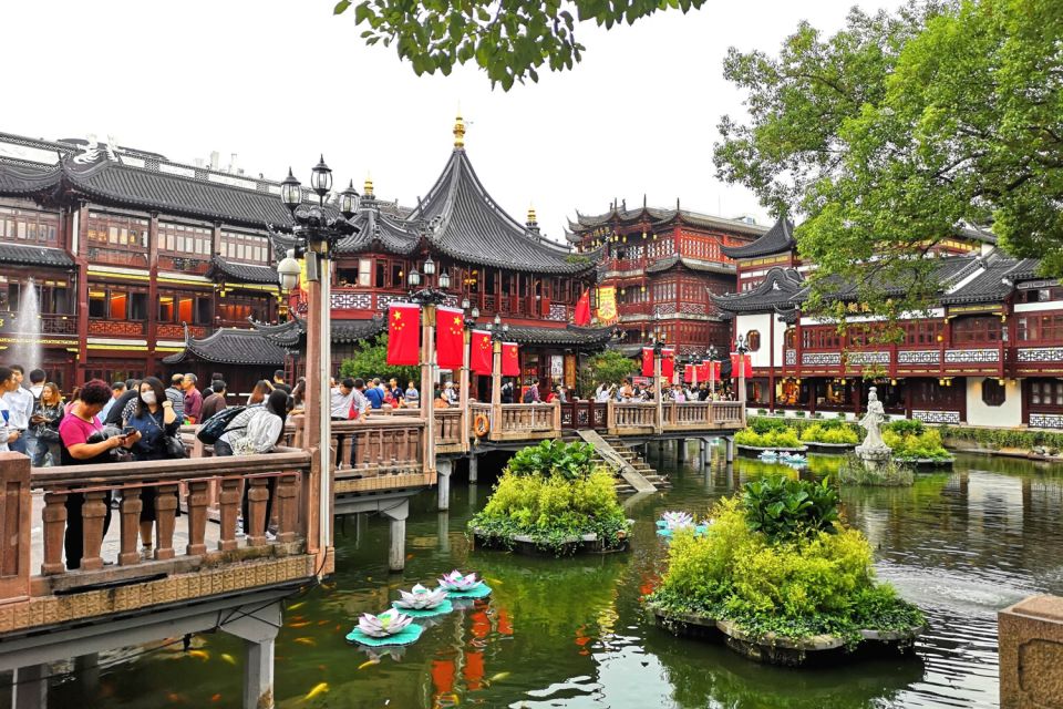 Shanghai: Yu Garden and City God Temple Walking Tour - Meeting point at Renaissance Shanghai Yu Garden Hotel (and why it matters)