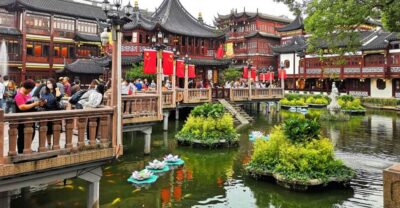 Shanghai: Yu Garden and City God Temple Walking Tour - Yu Garden: a private garden you can actually take in
