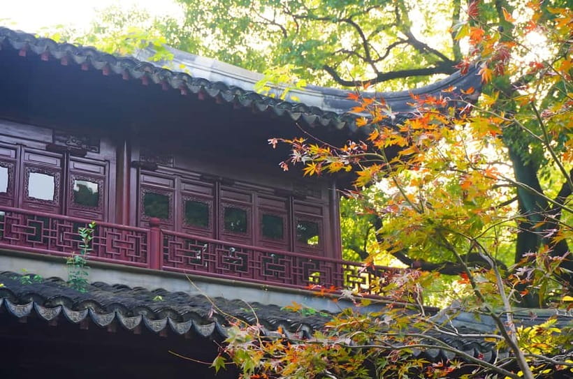 Shanghai: Yu Garden Ticket+Lantern Festival Entry combo - Horse-themed lanterns and the History–Modernity–Future light route
