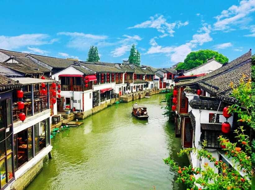 Shanghai: Zoo and Zhujiajiao Water Town Tour with Boat Ride - Zhujiajiao on foot: Ming and Qing architecture plus the best bridge views