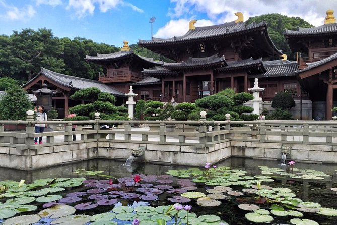 Small-Group Tour: Temples & Markets Discovering [PROMOTION] - Nan Lian Garden: a calm start before the city noise