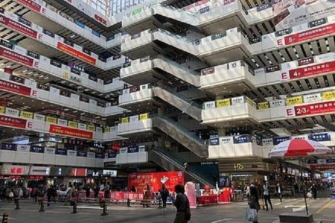 Translator Shopping Assistant and Business Tour Guide Service - Baiyun Leather City: 2 hours of free entry and focused browsing