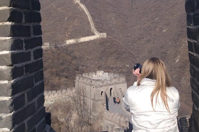 VIP Pass Beijing Mutianyu Great Wall All-Inclusive Day Tour - The guide situation: private driver vs guided English commentary