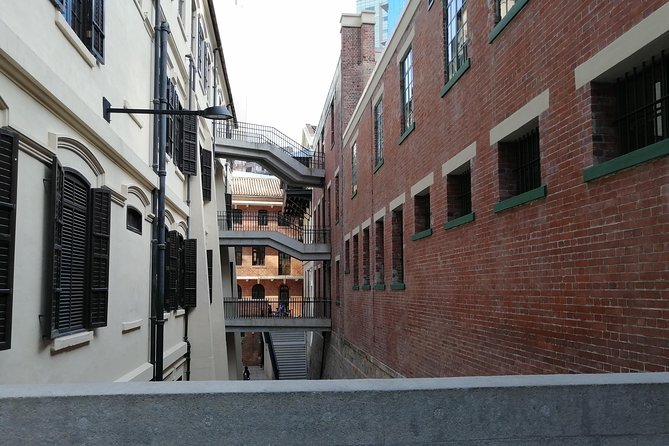 Walking Tour in Hong Kong - Local Experience (New & Best) - Tai Kwun and British-colony highlights in about 15 minutes