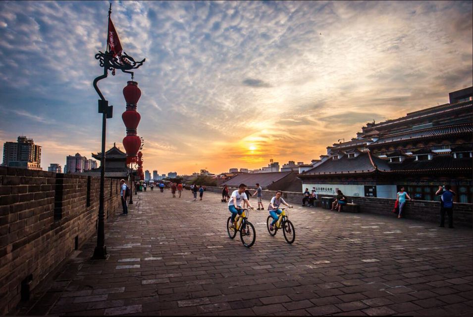 Xi'an City Wall Private Guided Tour with Cycling Option - Walking the Wall vs Cycling: Choosing What Fits Your Body