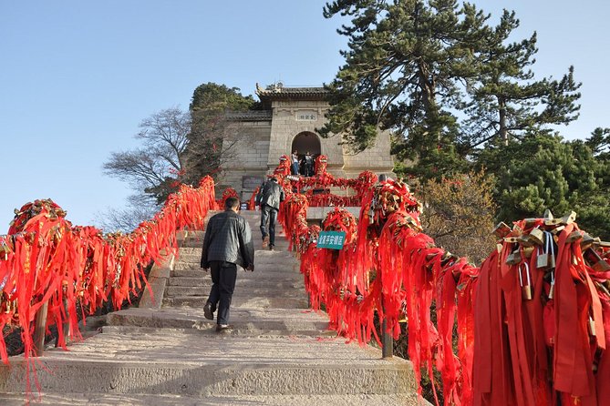 Xian Day Trip to Mt. Huashan with Round-trip Cable Car - Gold Lock Pass: The Lock Fence Tradition and Photo-Stop Energy