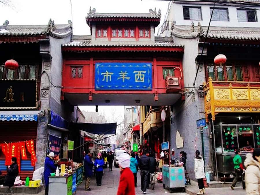 Xi'an: Gourmet & Street Food Tour - Jia San Restaurant and guantang baozi: soup dumplings done the warm way