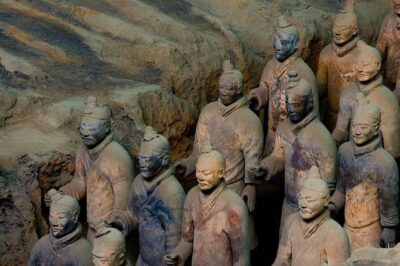 Xi'an Highlights Day Tour: Terracotta Warriors and City Sightseeing - City Wall Time: Walking Xi’an From the Top