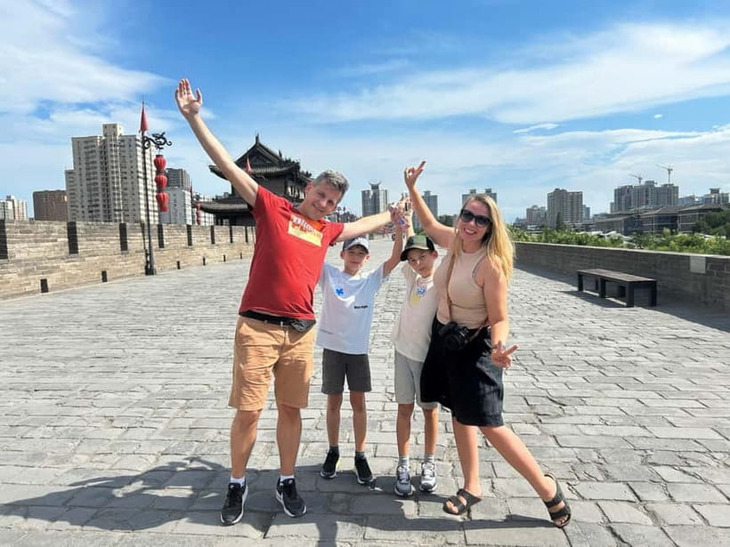 Xi'an: Morning Terracotta Army Tour with Local Family Lunch - Should you book this Terracotta Army plus family lunch tour?