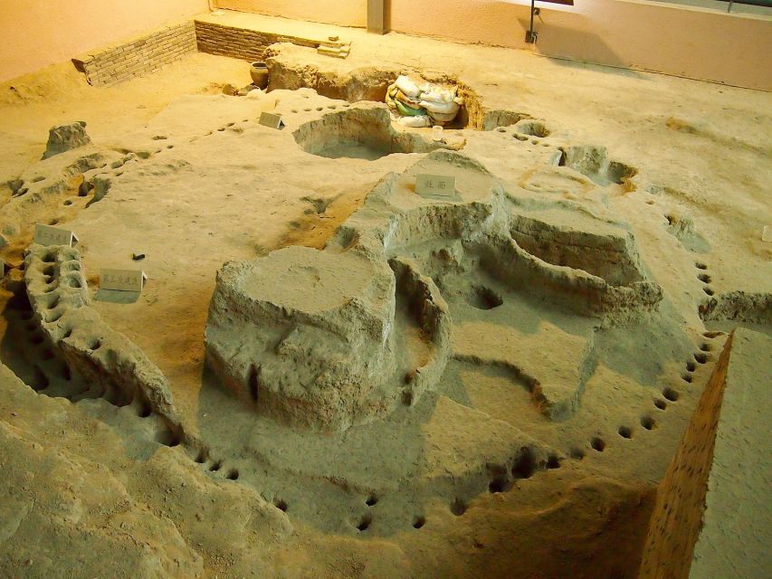 Xian Terracotta Amry& Romantic Show & Grand Tang Bright City - Xi’an Romantic Show at Song Dynasty Resort: where effects do the talking