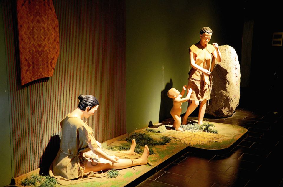 Xian Terracotta Amry& Romantic Show & Grand Tang Bright City - Terracotta Army Museum: the details are the point