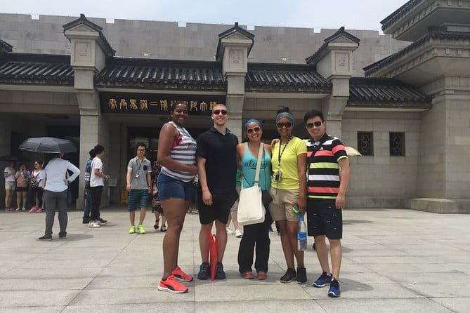 Xi'an: Terracotta Army, Big Goose Pagoda & City Wall Private Tour - Timing, pickup zones, and passport rules that trip people
