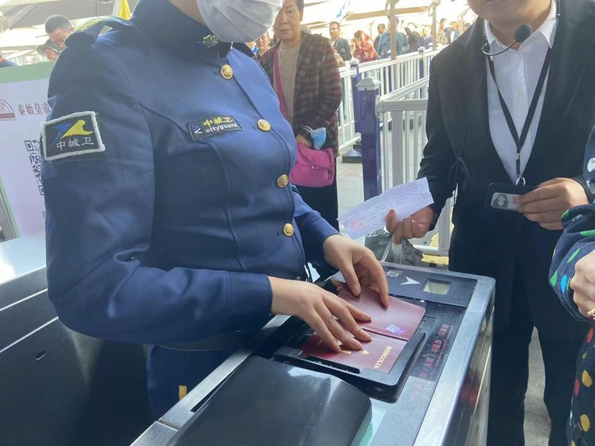 Xian: Terracotta Army Ticket & Guided Bus Tour with Options - Inside the Terracotta Army Museum: 2.5 hours that make the site make sense