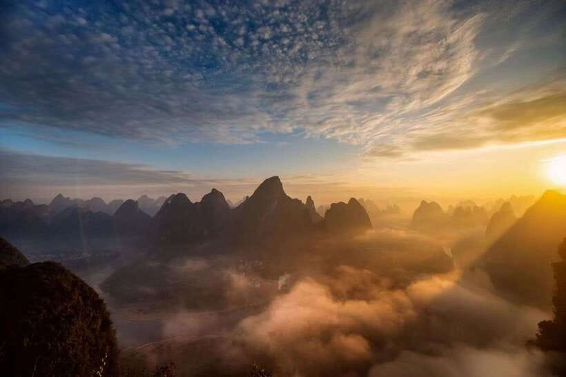 Yangshuo/Guilin: Full- or Half-Day Xianggong Hill Sunrise - The morning glow: how sunrise actually plays out here