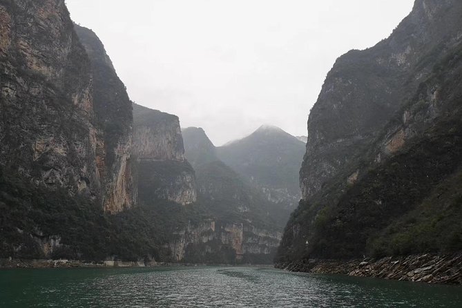 Yangtze River Cruise from Chongqing to Yichang Downstream in 4 Days 3 Nights - Excursion flexibility: when included stops can change