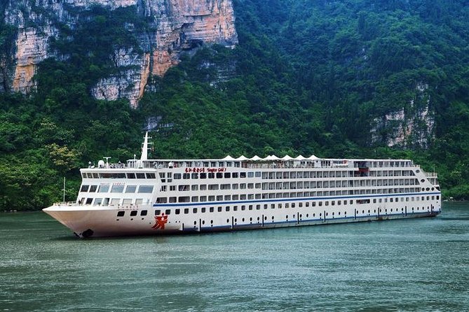 Yangtze River Cruise from Chongqing to Yichang Downstream in 4 Days 3 Nights - Day 1 in Chongqing: Chaotianmen Wharf, boarding details, and first sailing night