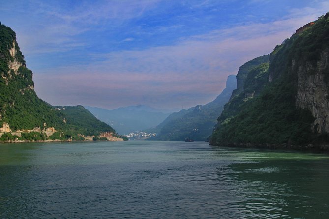Yangtze River Cruise from Yichang to Chongqing Upstream in 5 Days 4 Nights - Should You Book This Yichang to Chongqing Yangtze Cruise?