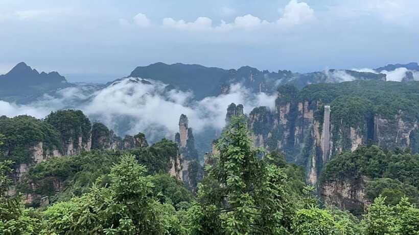 Zhangjiajie National Forest Park: Private Tour and Transport - Tianzi Mountain: cloud seas, jagged peaks, and seasonal changes