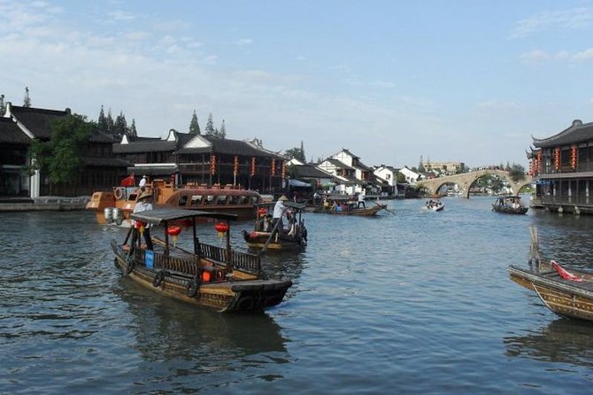 Zhujiajiao Water Town Tour from Shanghai with Boat Ride Option - Private pickup and air-conditioned comfort (and why it matters)