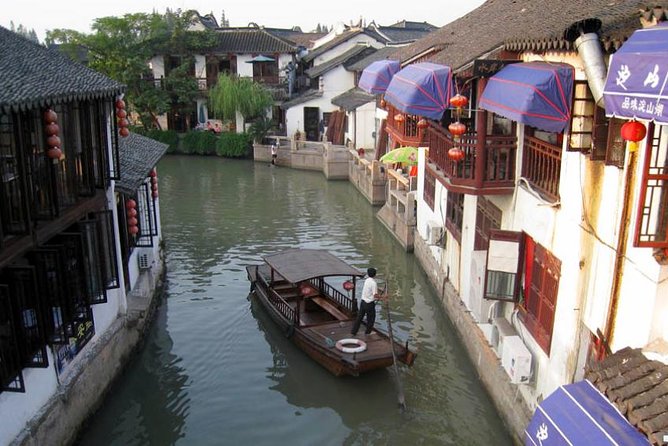 Zhujiajiao Water Village & Seven Treasure Town Day Tour from Shanghai - Seven Treasure Town (Qibao): silk-and-textiles culture in a timed visit